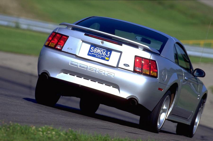  Ford Mustang SVT Cobra 1999 года  (фото 20 из 32)